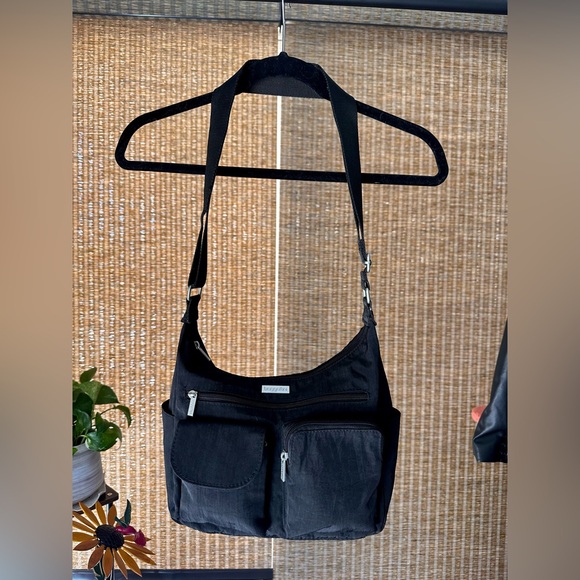 Baggallini Black Travel Everyplace Crossbody Bag - Picture 2 of 10
